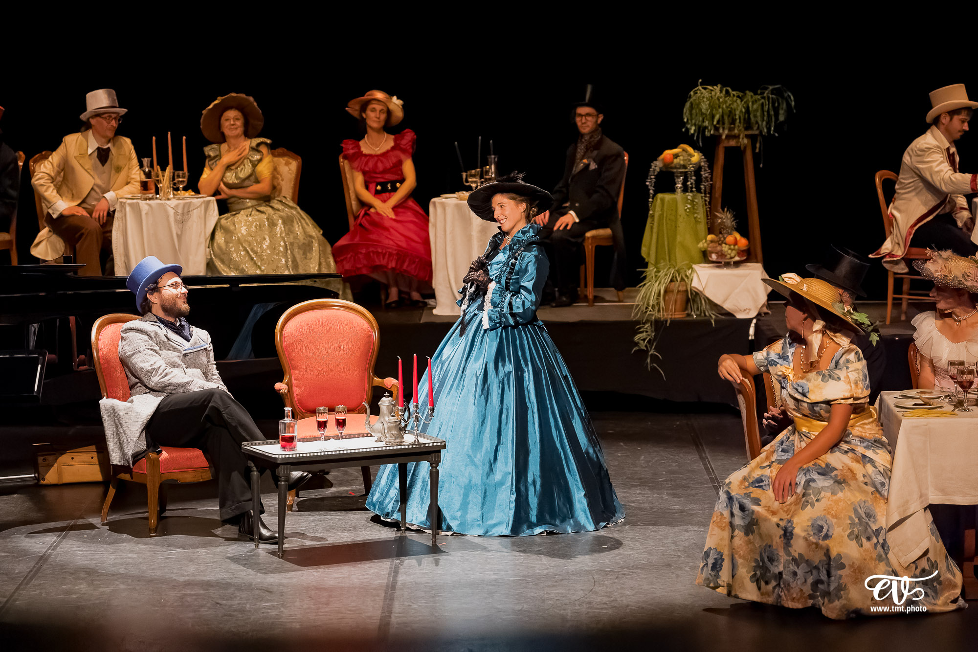 DANS LE SALON DE ROSSINI